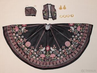 Oblečení a doplňky od Barbie Diwali by Anita Dongre