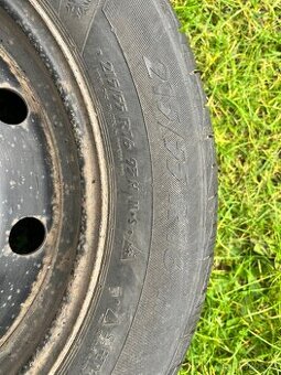 Zimní pneu 225/55R16