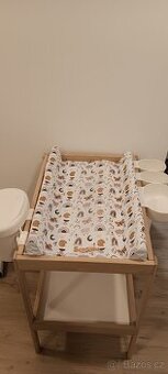 Přebalovací pult s podložkou