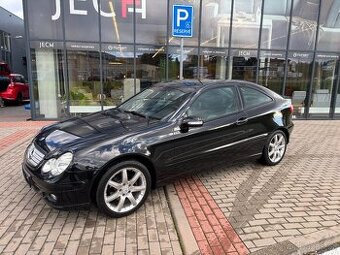 Mercedes-Benz Třídy C 180i Kompresor kupé