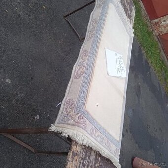 Koberec obdélníkový tvar 145x75cm