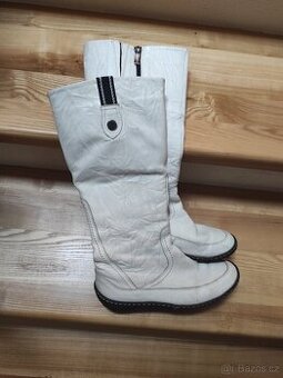 Bílé kožené kozačky 38