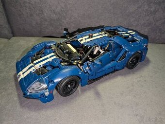 Napodobenína LEGO Technic Ford GT