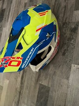 MX helma Scorpion