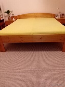 Postel z masivu 200x180