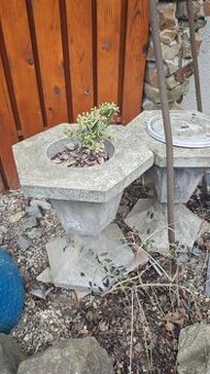 Betonové květináče za odvoz