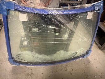 Originální čelní sklo Ford Focus 2004 ->