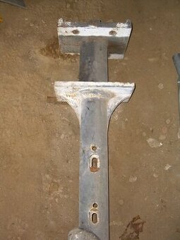 Prodám staré litinové sloupy