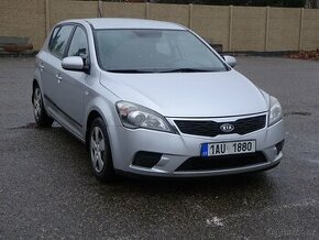 Kia Cee´d 1.4i r.v.2010 (80 kw) 1.Majitel Koupeno v ČR