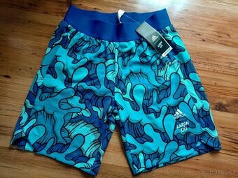nové Adidas teplákové kraťasy PC 899 kč