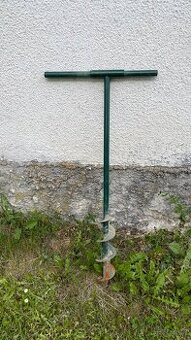 Ruční vrták do země