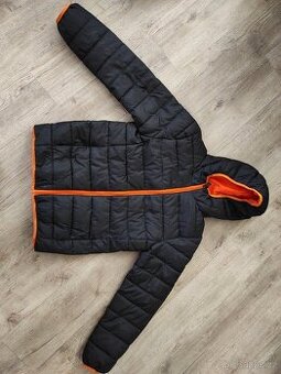 1x černá bunda na jaro a podzim vel. 158/164