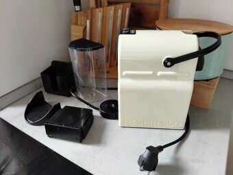 Kapslový kávovar Nespresso De'Longhi Inissia Creamy White