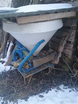 Sypač za malotraktor nebo traktor