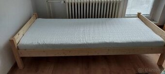 Postel s roštem a matracem (pěna+kokos)