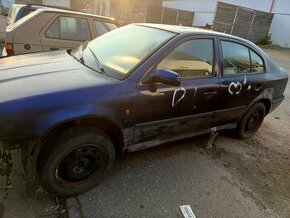 Náhradní díly na -Škoda Octavia SLX TDI -1,9 - barva modrá