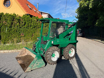 Smykový nakladač UNC 060