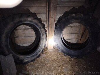 Zadní pneu na Zetor 3011 12.4/11-28