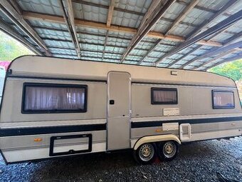 Karavan   HOBBY DE LUXE TOP STAV obytný přívěs