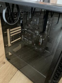 Nedodělaný projekt multimediálního/herního PC