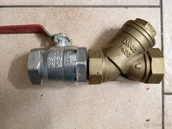 Mosazný šikmý filtr 6/4" , kulový kohout  6/4"