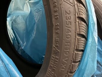 Prodam zimni pneu Barum Polaris R19 235/40 V XL