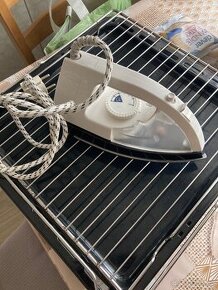 Žehlička na prádlo, napařovací zn. Elekta Japan