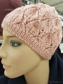 Ručně pletená čepice
