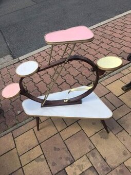 Retro stojan na kvetiny