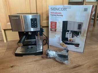 Zánovní kavovar Sencor pakový s mlékem