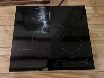 Indukcni varna deska Electrolux