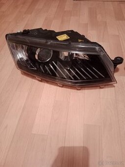 Přední světlomety Octavia 3 VRS – originál, pěkný stav