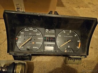 Budíky vw golf 2 benzin