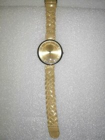 Dámské téměř nenošené hodinky béžovo zlaté - 1