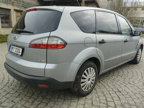 Ford S-max 2tdci,r.v .2010 ,udržované ,poškozený motor