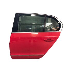 Levé zadní dveře červená LF3E Škoda Superb 2 sedan r.v. 2013