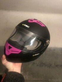 Dámska helma na moto