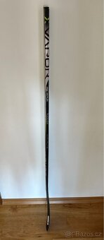 Hokejka Bauer S23 Hyperlite 2 JR