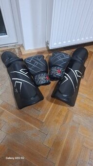 Boxerské rukavice a holení xl