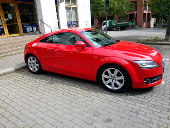 Audi TT2.0 Tfsi 2010 manuál S-Line