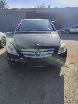 Veškeré díly Mercedes Benz B170 černá
