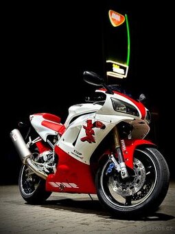 Yamaha YZF R1