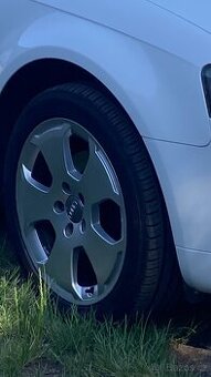 Audi A3 5x112 r17 Originální sada+4x zánovní letní pneu