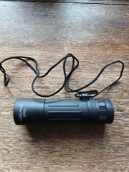 Vojenský monocular