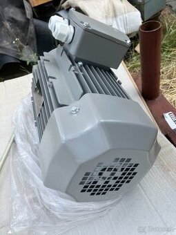 Elektromotor 2,2kw / 2890ot  nový