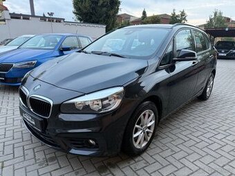 BMW 218i Automat  Málo najeto