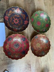 Miska ,různé barvy.