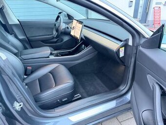 Tesla Model 3 Dual Range Grey