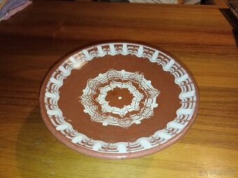 Keramická miska na noze