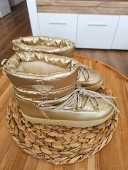 Nové kožíškové sněhule, velikost 40